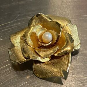 Coro Vintage Gold-Tone Rose Brooch with Pearl